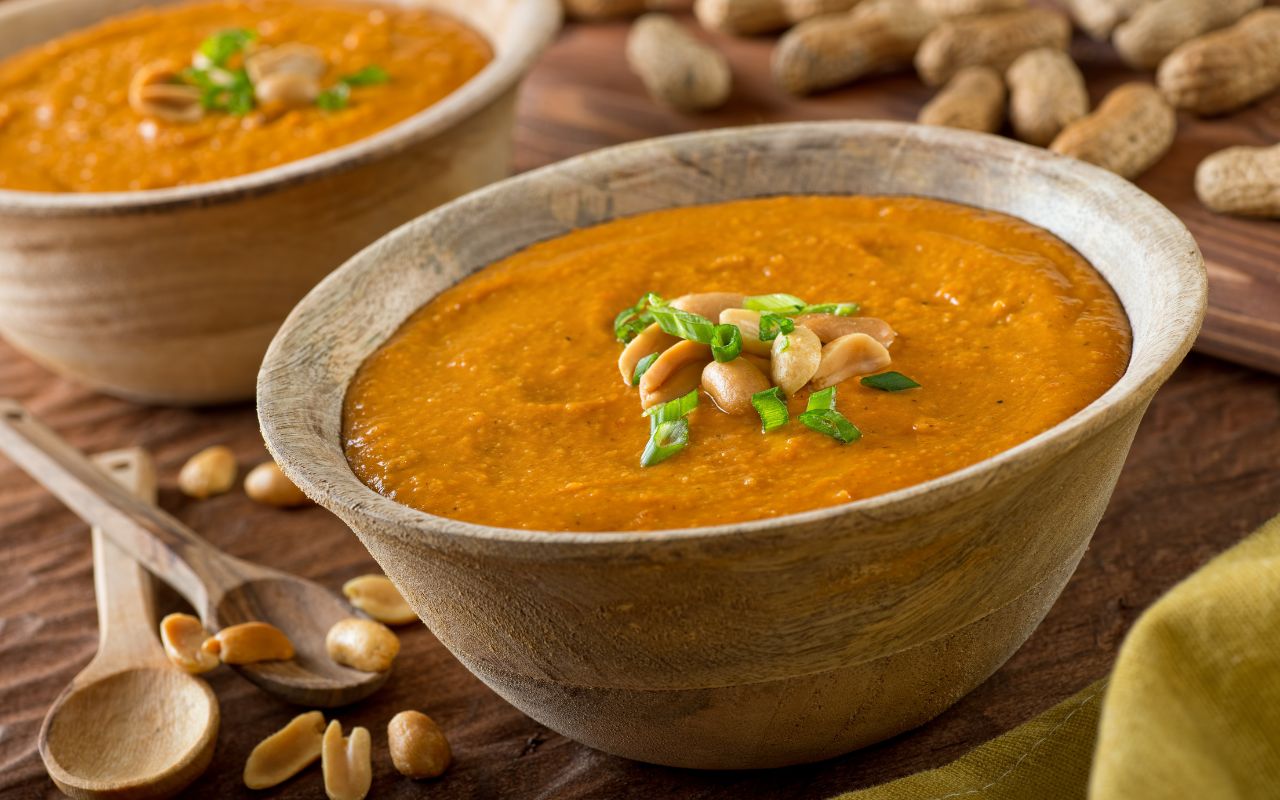 Canh Bí Đỏ Đậu Phộng – Món Ăn Giàu Dinh Dưỡng