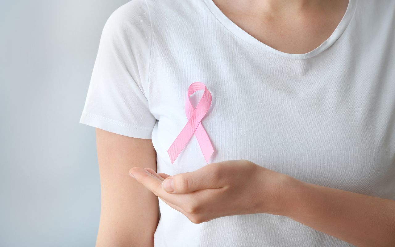 Ung Thư Vú Nên Ăn Gì? Thực Phẩm Hỗ Trợ Điều Trị