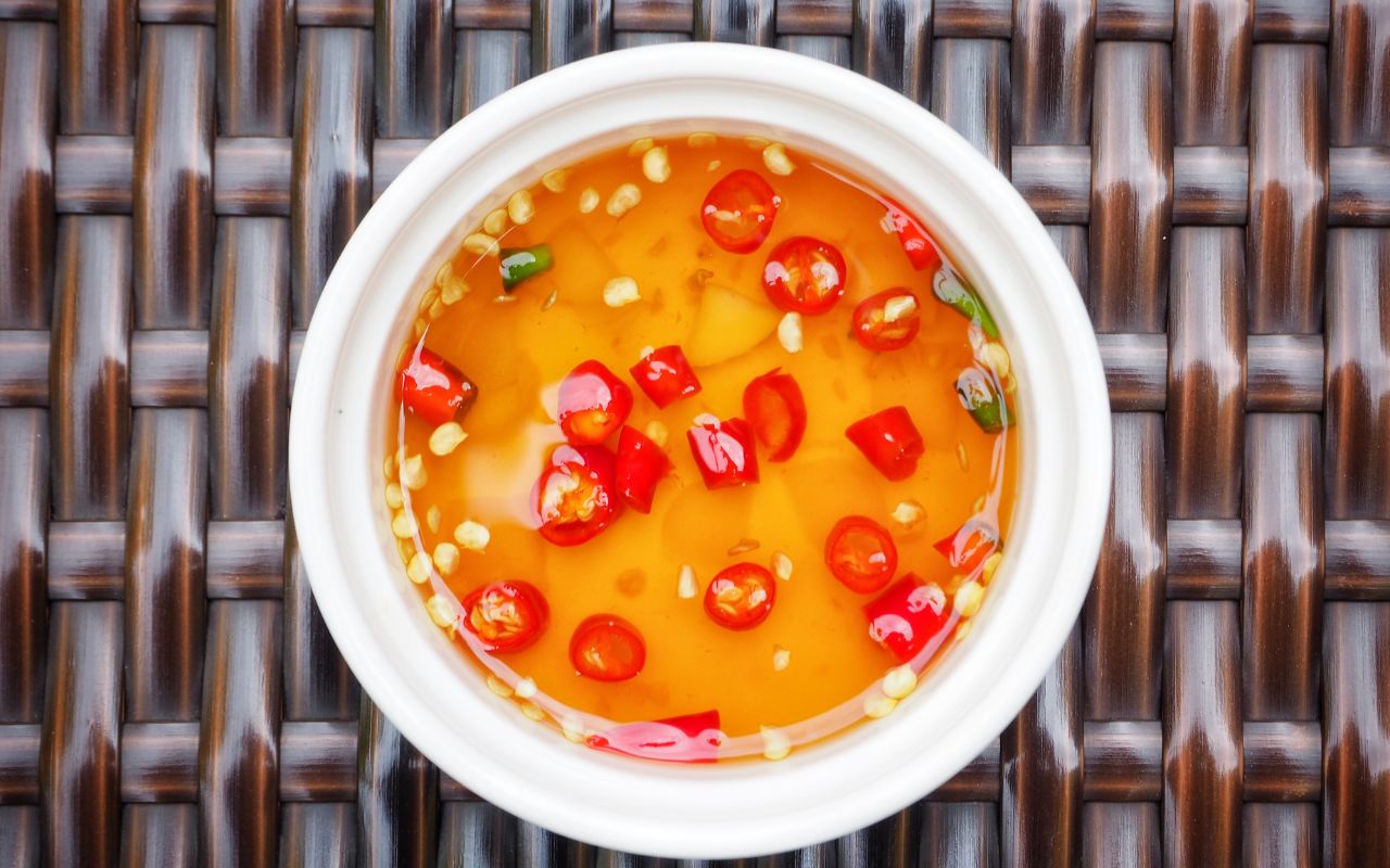 CÁCH LÀM NƯỚC MẮM CHAY ĐƠN GIẢN VÀ NGON MIỆNG