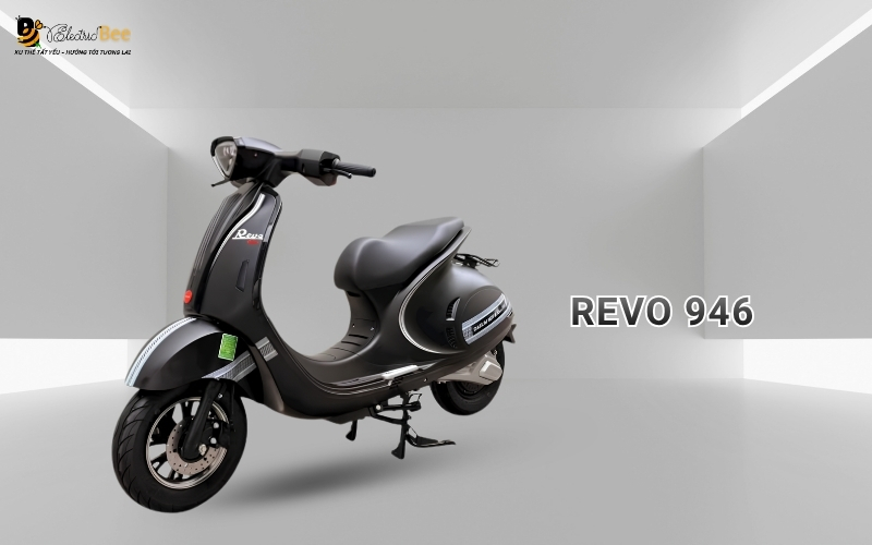 Xe điện REVO 946 sở hữu các đường vân nổi độc đáo trên thân vỏ trước