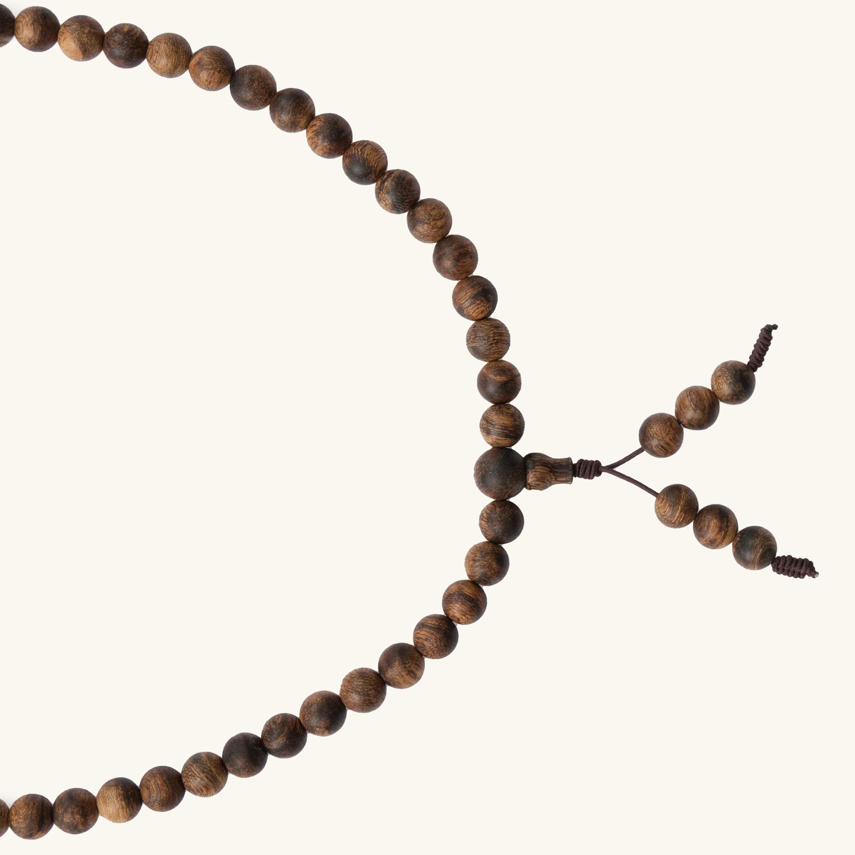 Vòng Trầm Hương 108 hạt Rục Vàng Phước Sơn Việt Nam 029