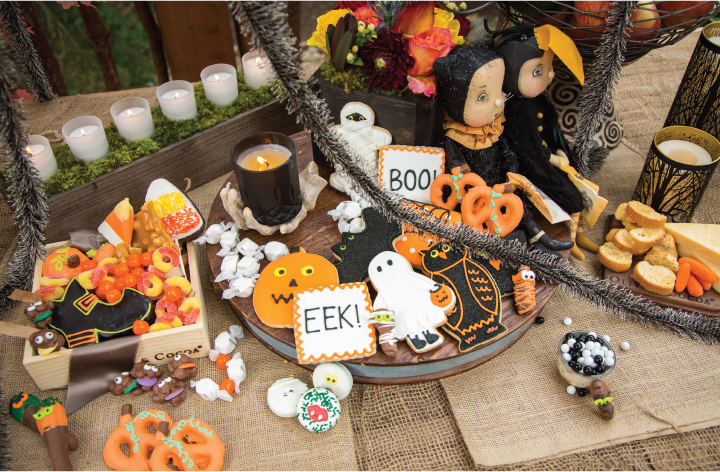 Cùng nhau làm bánh kẹo chủ đề Halloween là một hoạt động vui nhộn, gắn kết