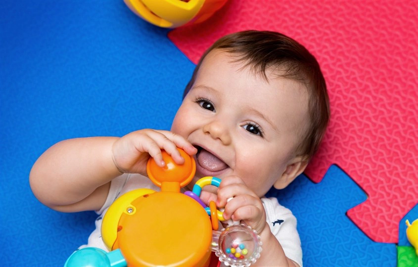 đồ chơi trẻ em sơ sinh