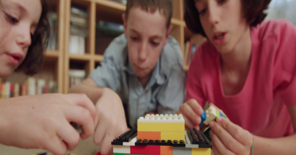 Tìm hiểu tâm lý để lựa chọn đồ chơi trí tuệ cho bé trai 10 tuổi phù hợp