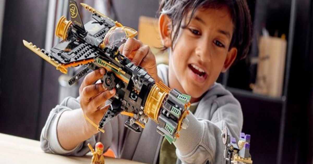 Bộ đồ chơi lắp ráp luôn là toplist đồ chơi trí tuệ cho bé trai 10 tuổi được ưa chuộng
