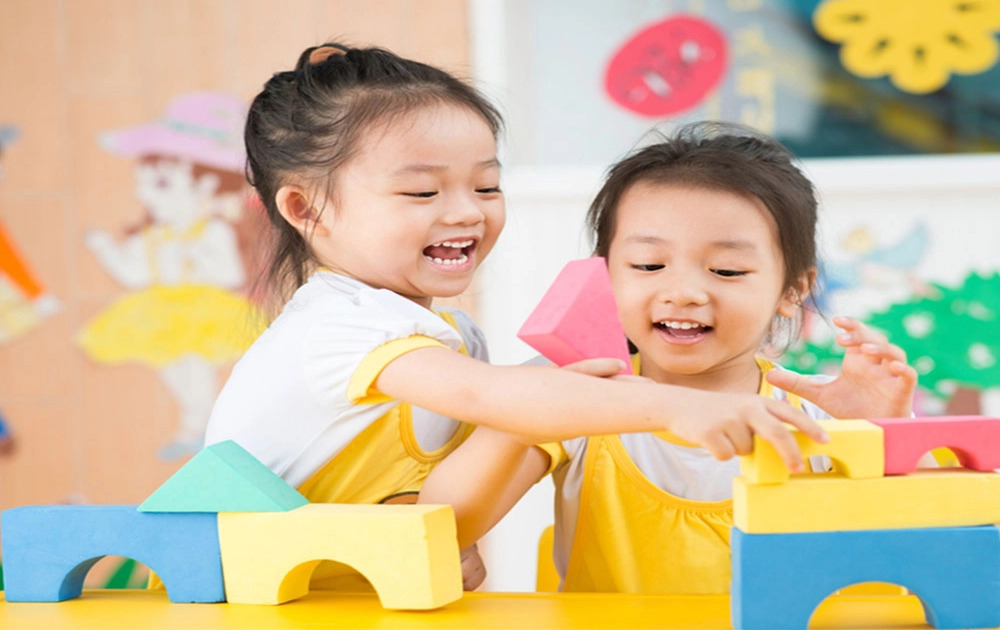 Đồ chơi trí tuệ cho trẻ 4 tuổi giảm thiểu thời gian cho trẻ tiếp xúc màn hình từ sớm