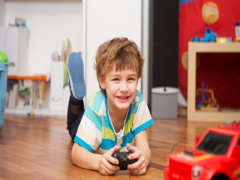 Xe ô tô điều khiển trẻ em mang đến nhiều lợi ích cho sự phát triển của bé