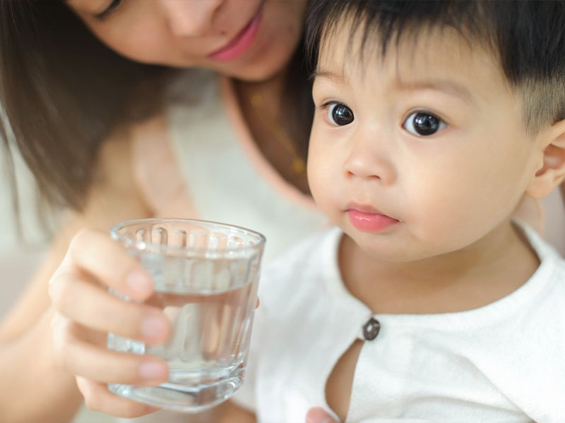 Bù nước và điện giải cho người bị mất nước bằng nước lọc, nước điện giải, Oresol