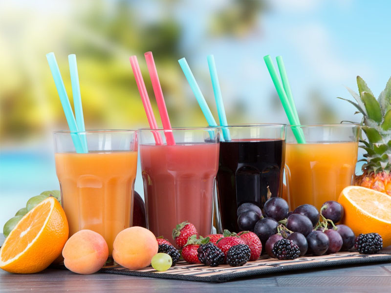 Các loại nước nên uống khi ra nhiều mồ hôi: nước lọc, nước điện giải, nước đậu đen, trà xanh