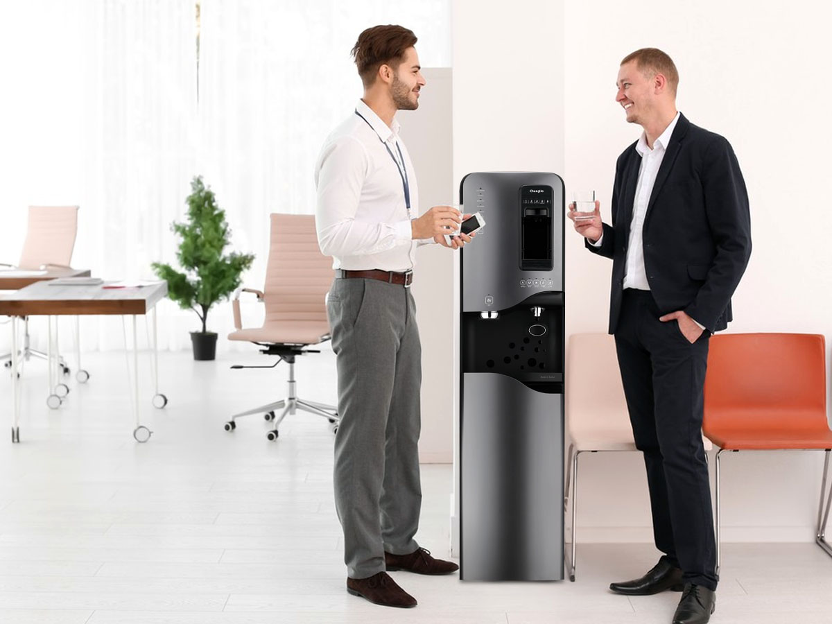 thuê máy lọc nước nóng lạnh phù hợp với doanh nghiệp