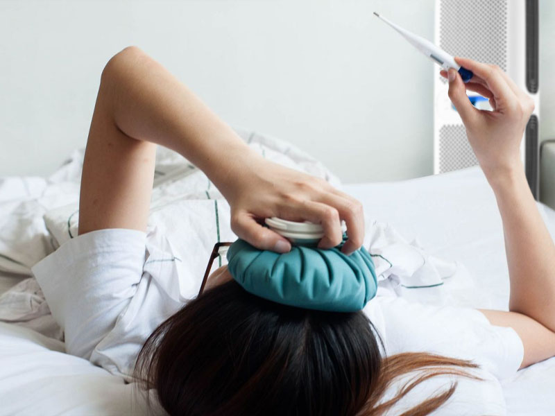 Mất nước khi bị sốt - Nguy cơ mệt mỏi, đau đầu, suy giảm miễn dịch