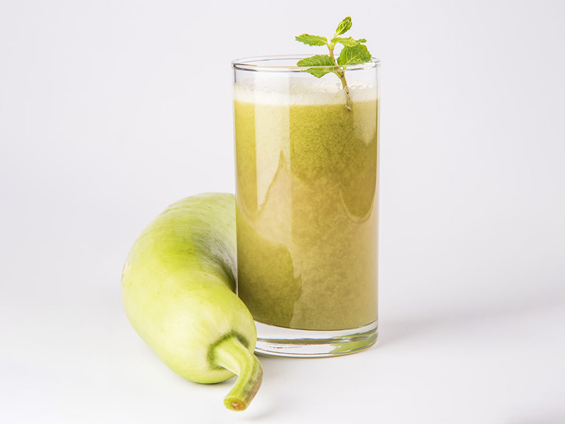 Nước bí đao chứa hàm lượng dầu thực vật cao, ít chất béo, hỗ trợ giải độc, giảm tích tụ mỡ, tốt cho người bệnh tuyến giáp