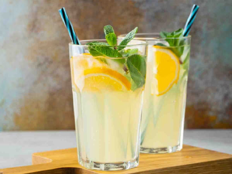 Giàu vitamin C và chất chống oxy hóa, nước chanh giúp tăng cường hệ miễn dịch, cân bằng độ pH