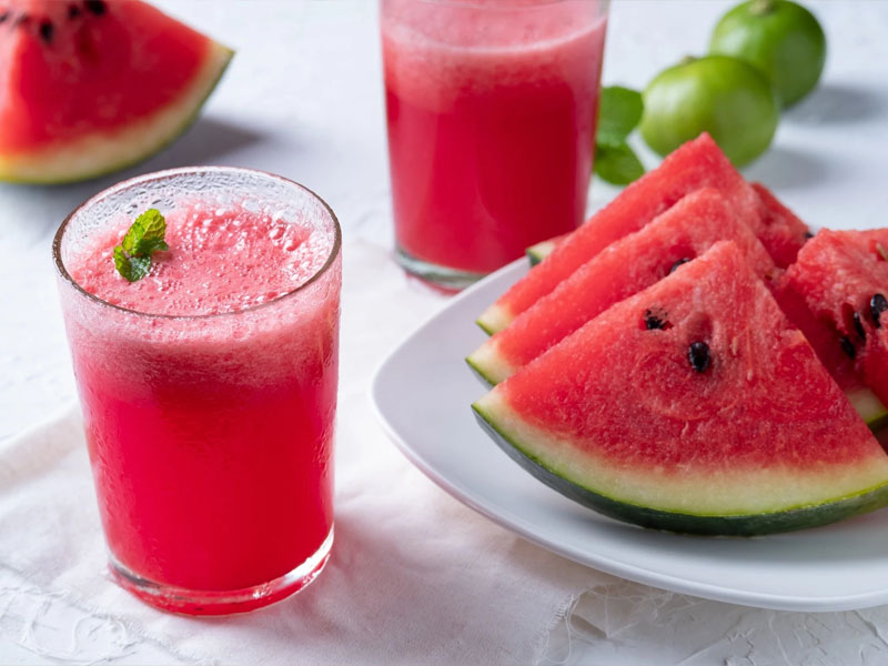 Nước ép dưa hấu ức chế sự gia tăng của IGF - yếu tố nguy cơ gây ung thư tuyến giáp. Các vitamin A, C, B6, magie, kali trong dưa hấu còn tốt cho tim mạch.