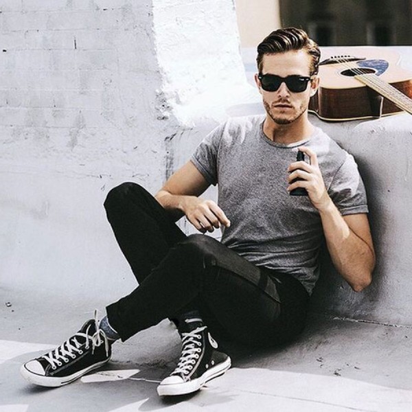 Áo thun + Quần jeans đen basic trẻ trung cá tính