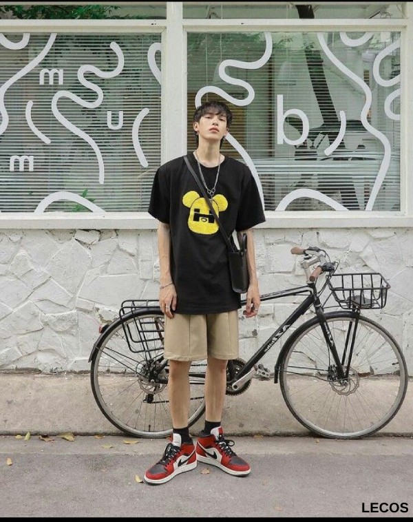 Phối giày Jordan cổ cao nam với quần short và áo phông form rộng