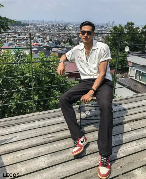 Phối giày Jordan cổ cao nam cùng quần tây và áo sơ mi