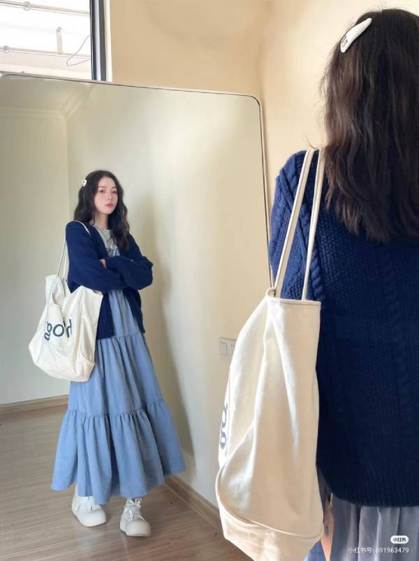 phối đồ với đầm maxi và túi tote