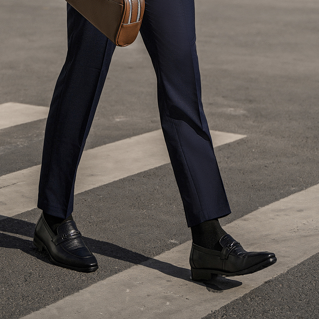 Slip – on sneakers năng động nhưng không kém phần chỉn chu