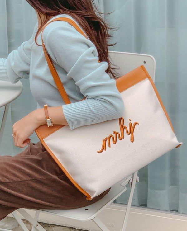Túi tote phù hợp cho cả đi học, đi làm và dạo phố