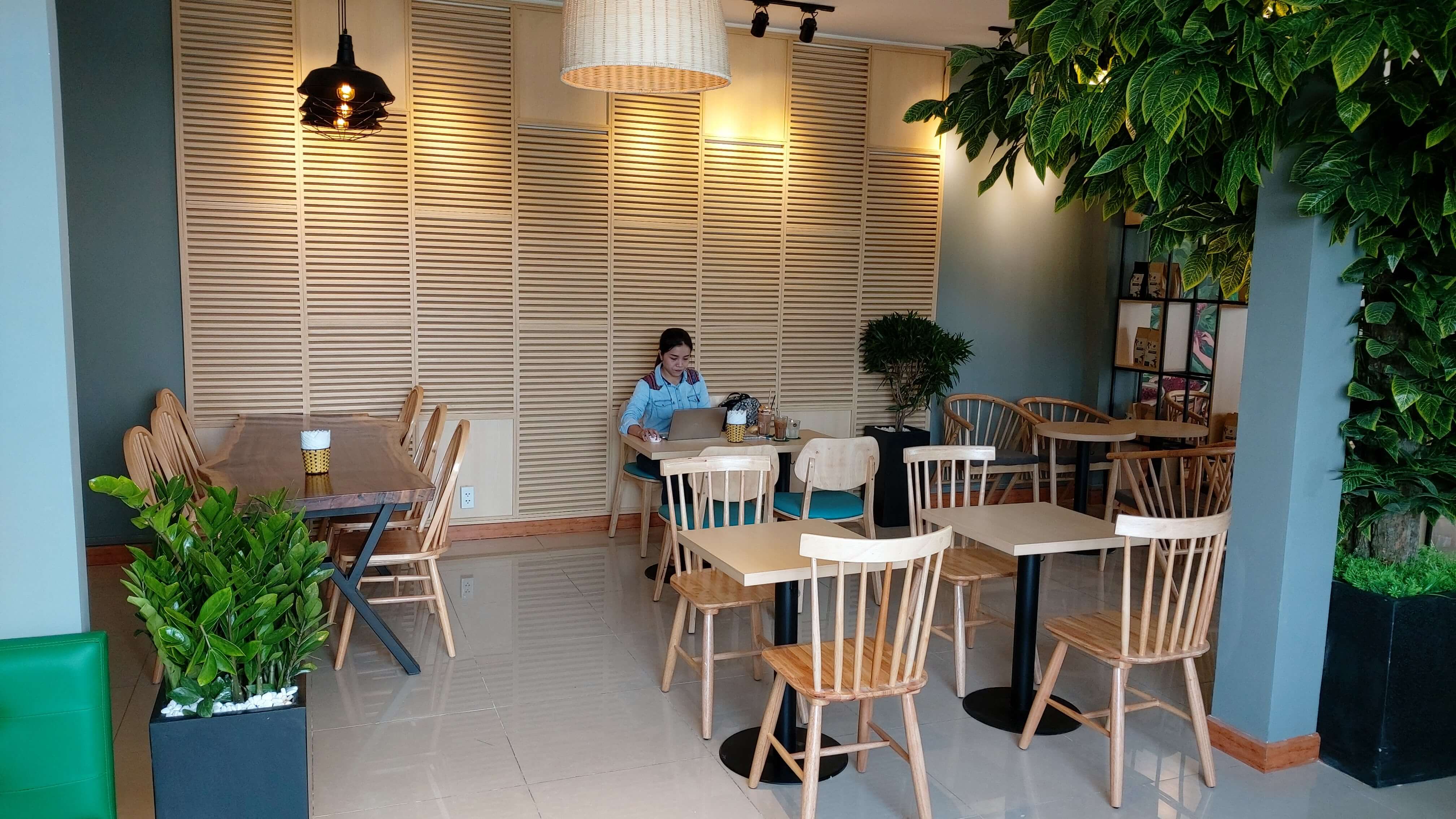 Không gian xanh luôn có mặt ở chuỗi quán Gemini Coffe