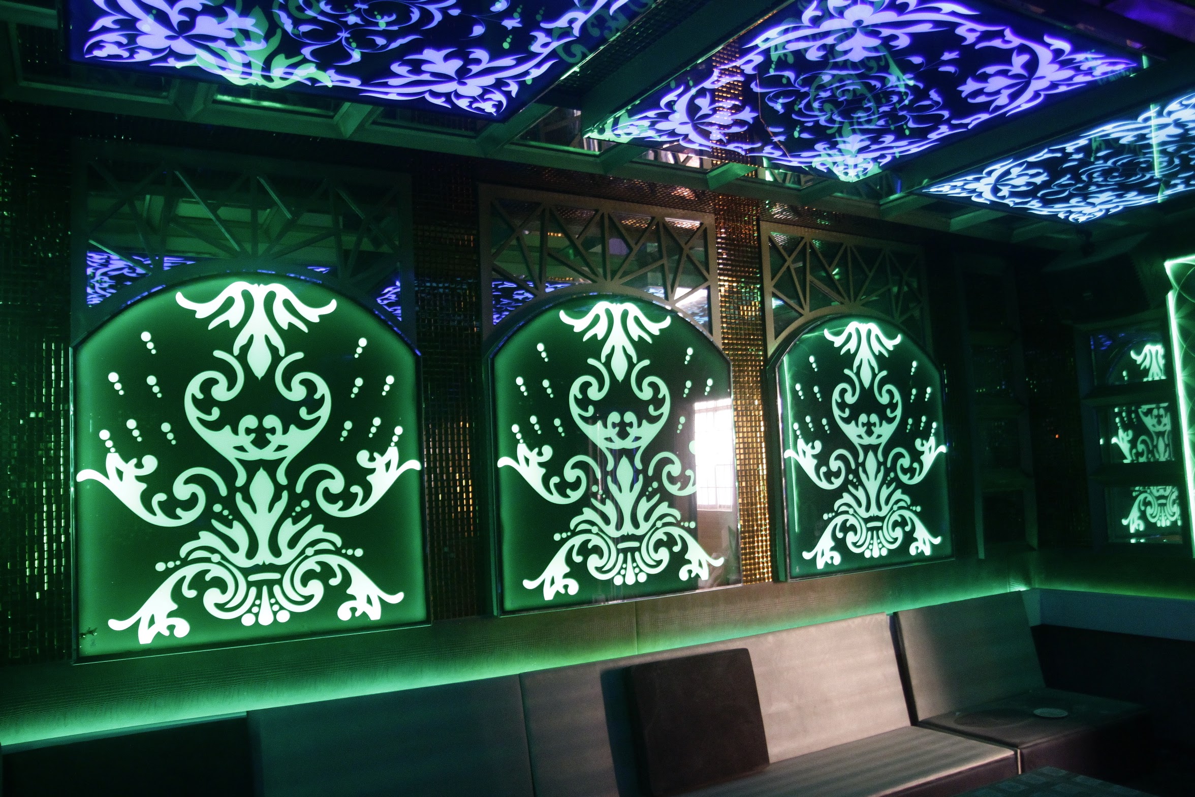 Những họa tiết, hoa văn mang phong cách hiện đại, đẳng cấp cho phòng Karaoke