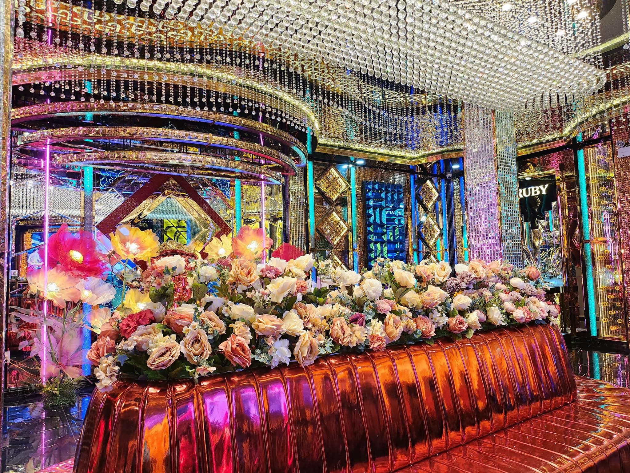 Hình ảnh thực tế thiết kế thi công karaoke ruby