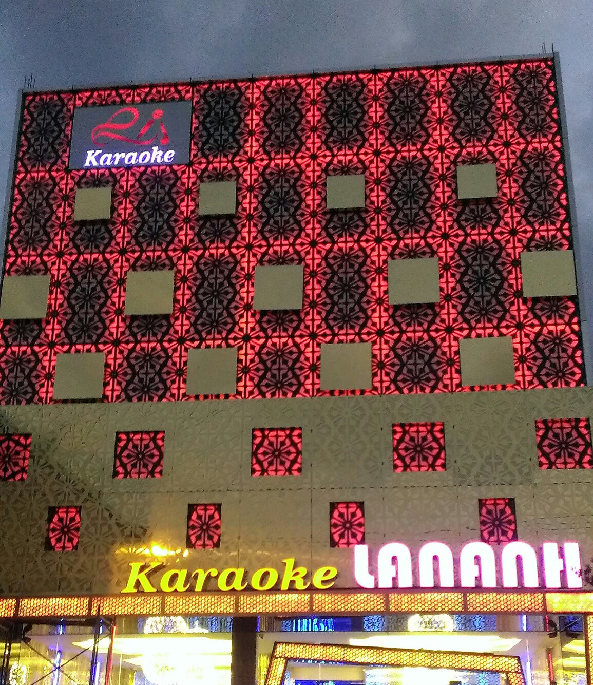 Hình ảnh thực tế mặt tiền Karaoke Lan Anh