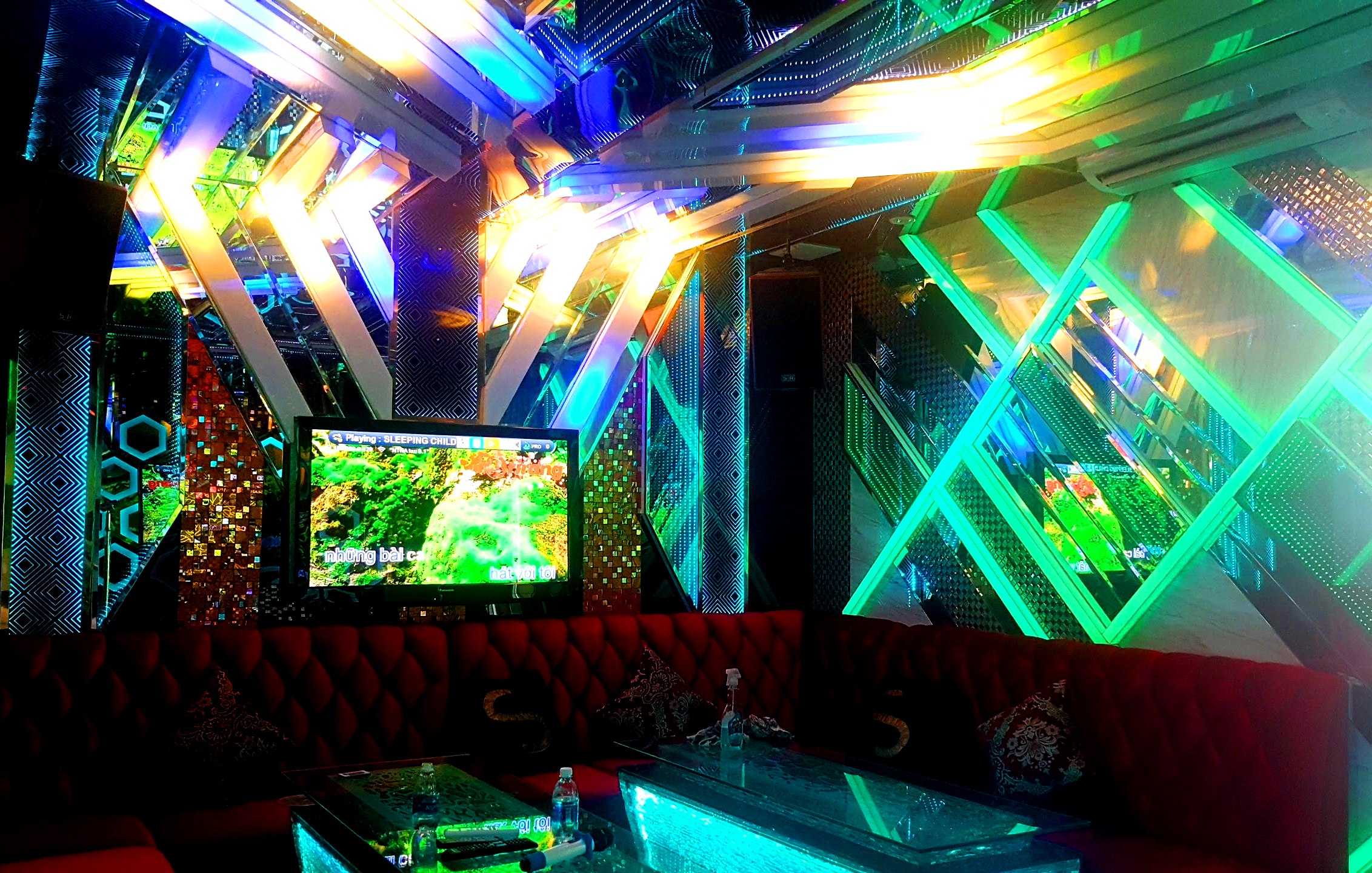 Hình ảnh thi công phòng karaoke gia đình chị Ngọc Anh