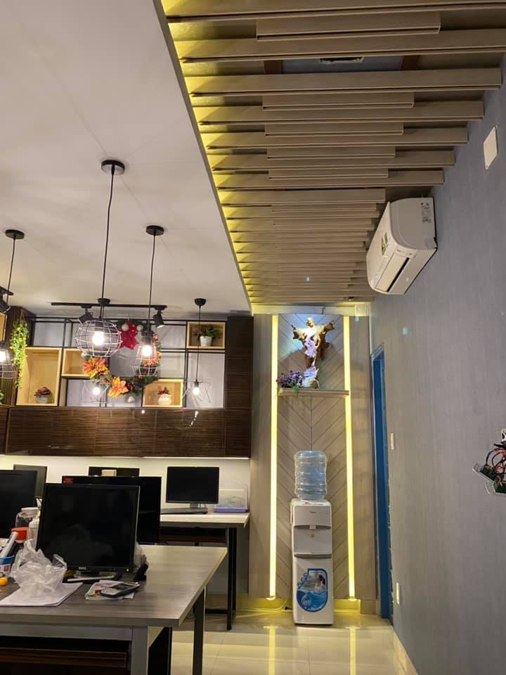 Thi công nhân viên