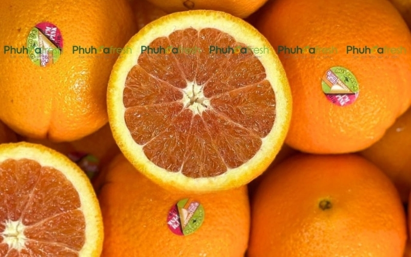 Cam và quýt là nhóm trái cây giàu vitamin C và flavonoid tự nhiên, giúp làm dịu vị giác sau các bữa ăn nhiều đạm và dầu mỡ