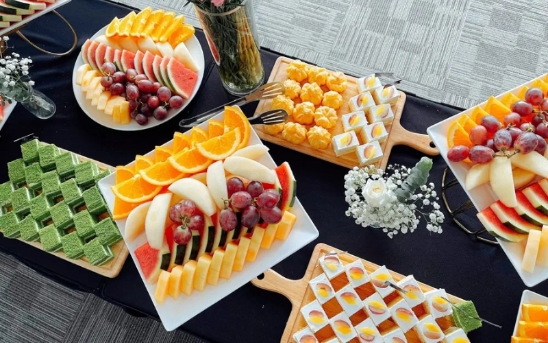 Chế độ ăn giàu trái cây chứa chất chống oxy hóa tự nhiên giúp giảm cảm giác mệt mỏi, hỗ trợ tuần hoàn máu và tăng cường sức đề kháng