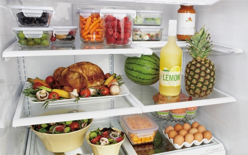 Thực phẩm nấu chín thường được xem là “an toàn hơn” so với thực phẩm sống, tuy nhiên thực tế đây lại là nhóm dễ gây ngộ độc thực phẩm tại nhà nếu bảo quản sai cách