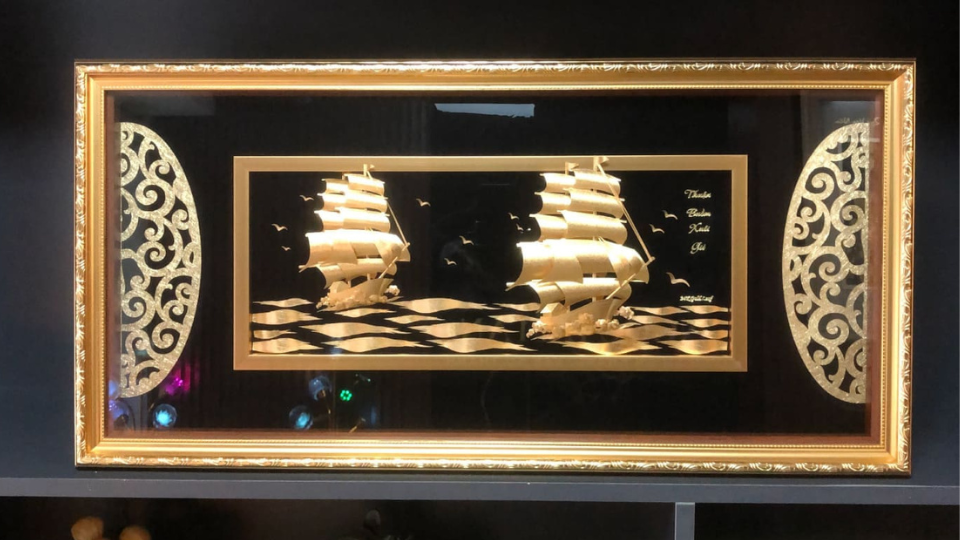 Nghệ Thuật Chạm Khắc Tinh Xảo Trên Tranh Thuyền Buồm Bằng Đồng-Cửu Diệu Thiên