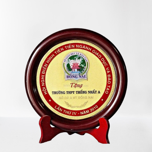 Lợi Ích Của Việc Tặng Quà Doanh Nghiệp Bằng Đồng In Logo - Cửu Diệu Thiên