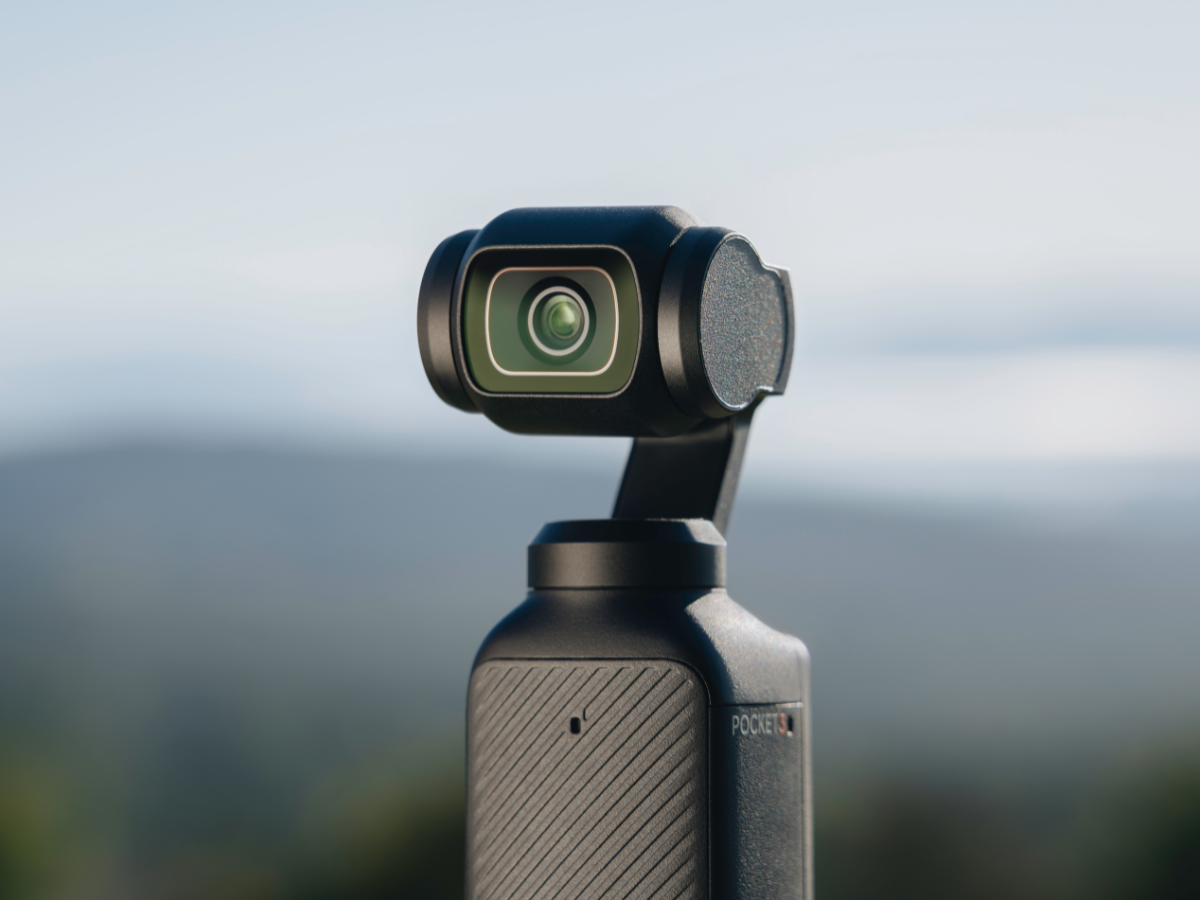 Hệ thống gimbal cơ học 3 trục giúp ổn định hình ảnh tuyệt đối
