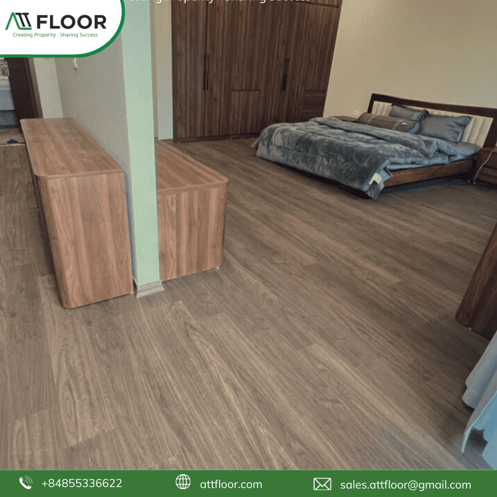 Wood-grain SPC flooring