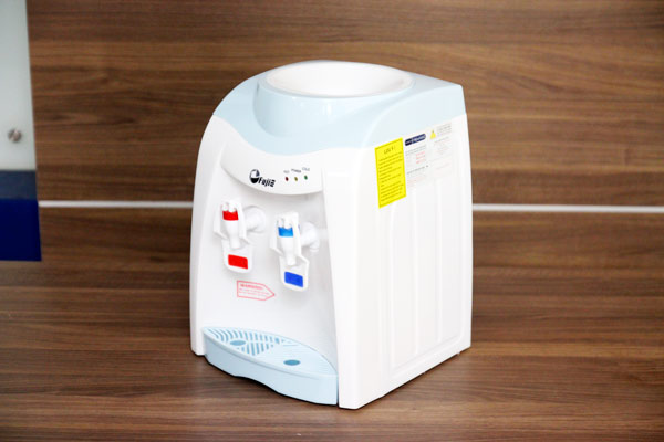 Cây nước nóng lạnh để bàn mini FujiE WD1080E - hình 4