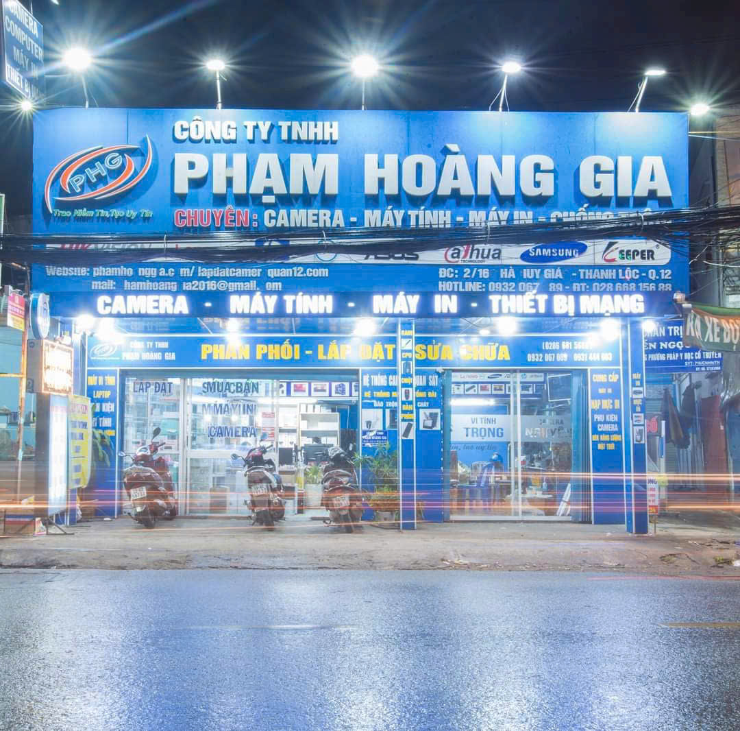 Camera Phạm Hoàng Gia