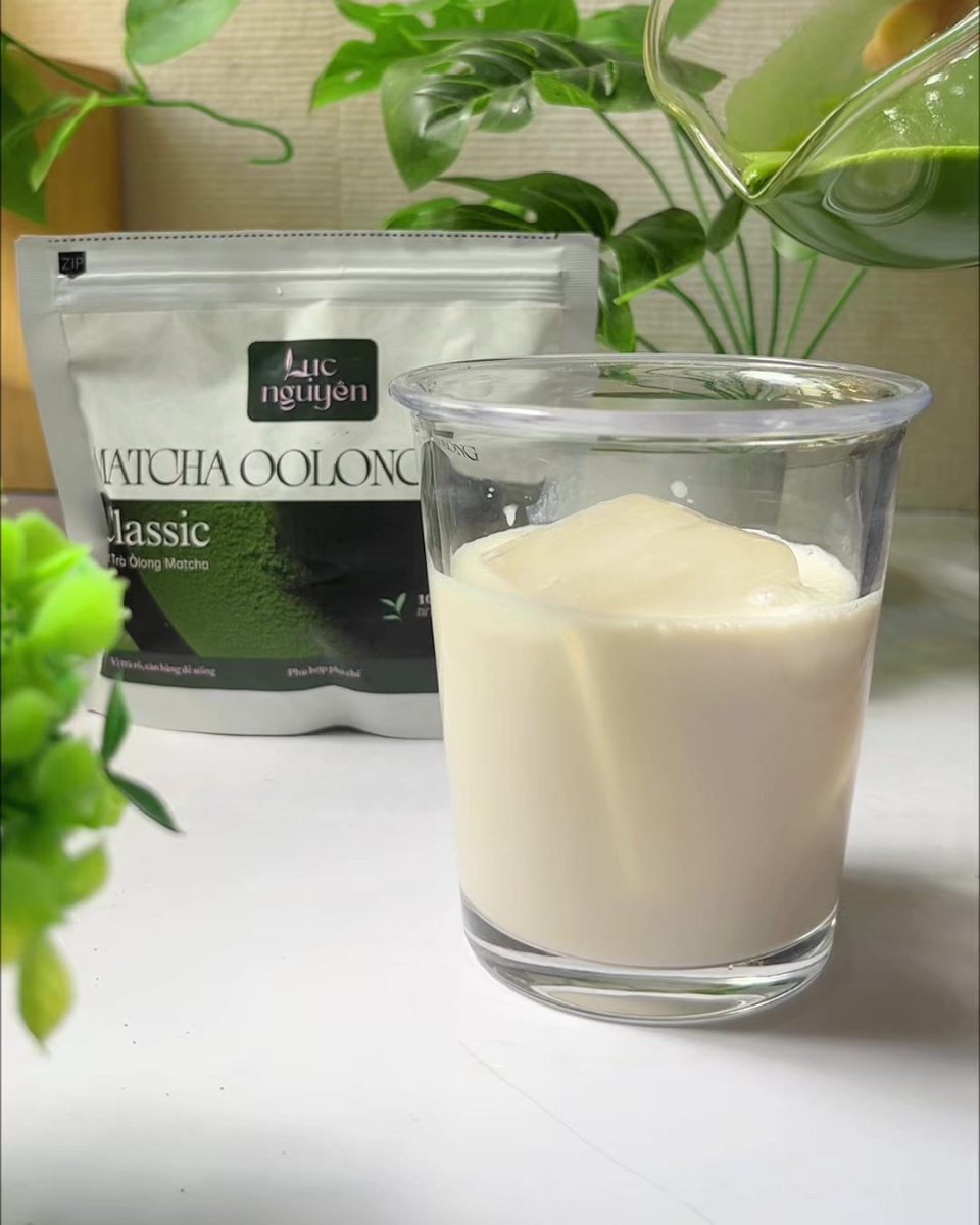 Pha matcha latte với bột matcha oolong Classic Lục Nguyên