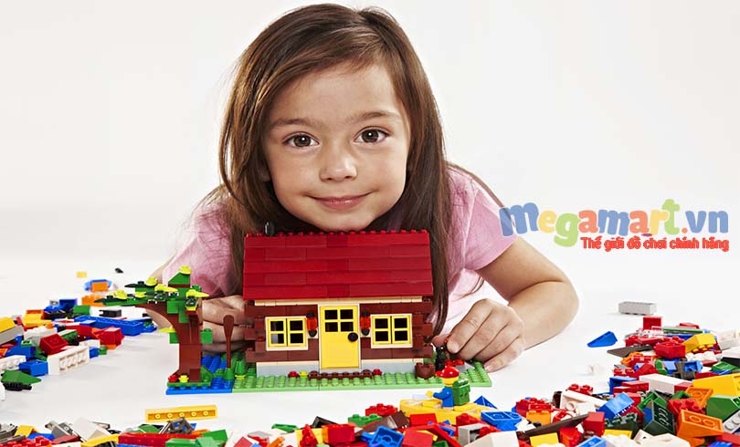 Lý do bố mẹ nên cho các bé chơi đồ chơi lego