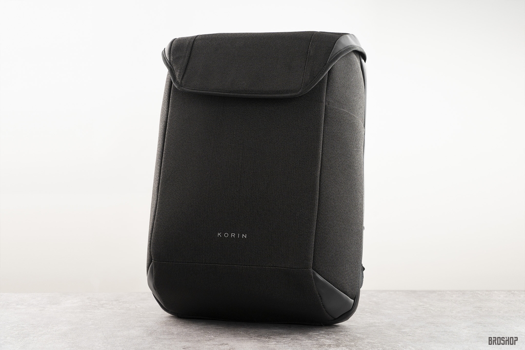 tren-tay-balo-clickpack-x-by-korin-design-thiet-ke-cuc-dep-va-hien-dai