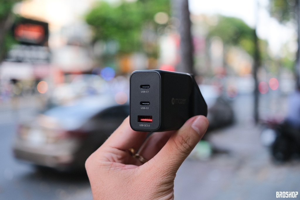 tren-tay-mazer-infinite-boost-supermini-gan-pd65w-cu-sac-cong-nghe-gan-nho-nhat-