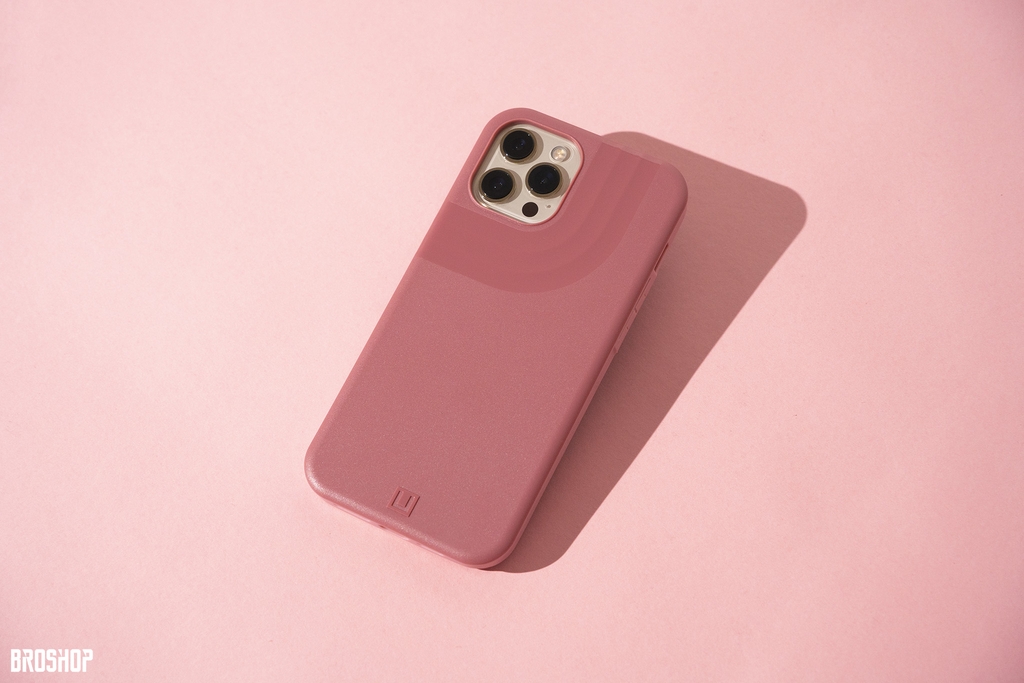 tren-tay-op-lung-uag-u-anchor-danh-cho-iphone-12-series-dong-san-pham-moi-cua-ua