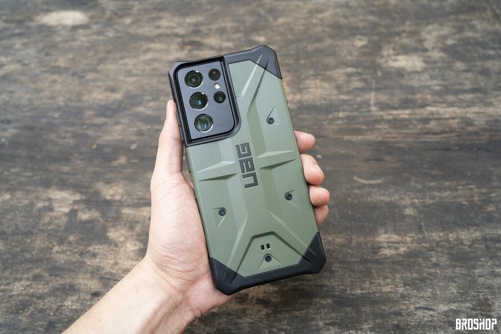 tren-tay-op-lung-uag-pathfinder-danh-cho-sieu-pham-samsung-galaxy-s21-s21-plus-s