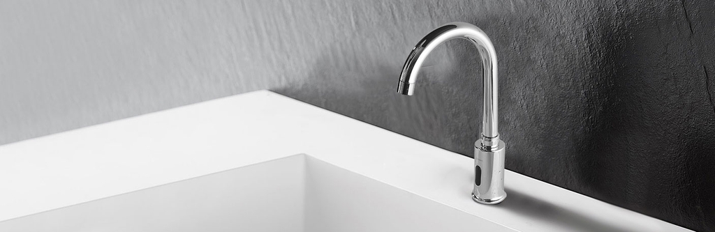 Vòi phòng tắm không chạm Vòi phòng tắm tự động Chrome có tấm che lỗ HSD-C2033