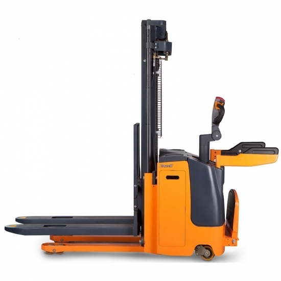 Xe nâng Stacker​​​​​​​ điện 1.5 tấn hiệu Zowell model XE15