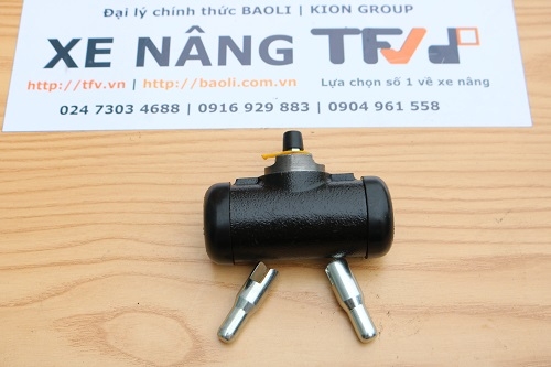 Tổng phanh dưới bằng kim loại xe nâng Toyota mã 234A3-72001. Mã P.00069