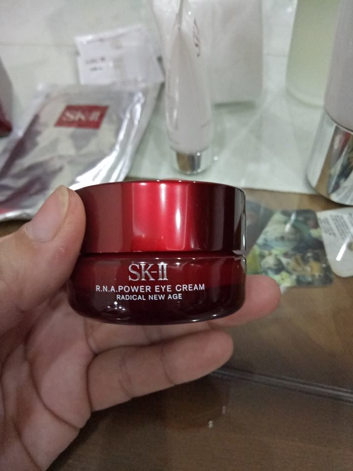 KEM DƯỠNG MẮT SKII R.N.A 15G