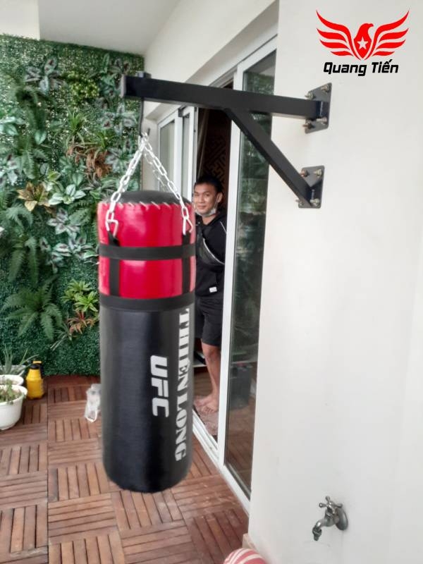 Giá treo bao cát 8 lỗ sắt siêu chắc kèm vòng bi sơn tĩnh điện QT210